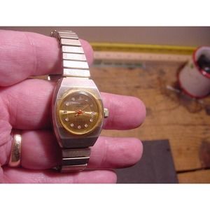 ESEIKOR ELECTRA 360 Windomatic Ladies Machanical Watch (Needs Service)